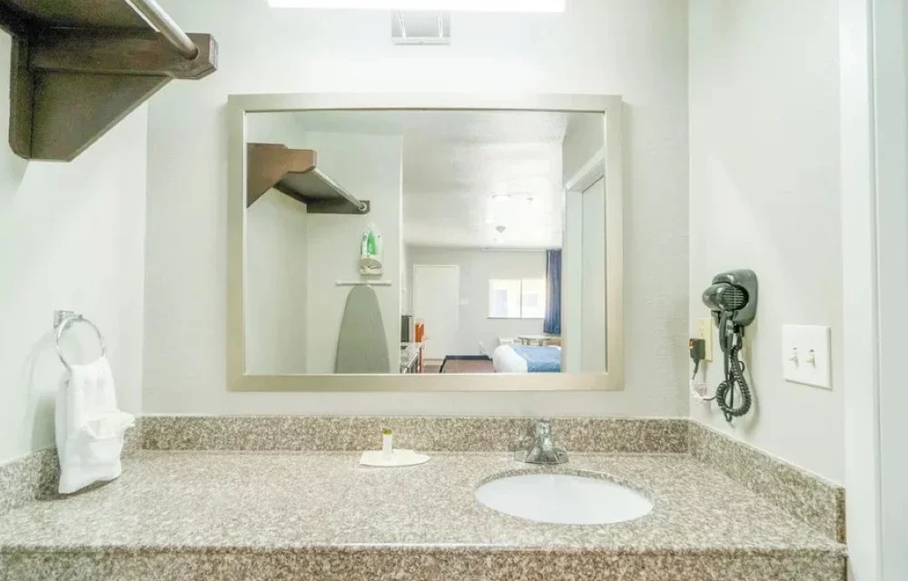 Atria Inn & Suites (Kitchenette)